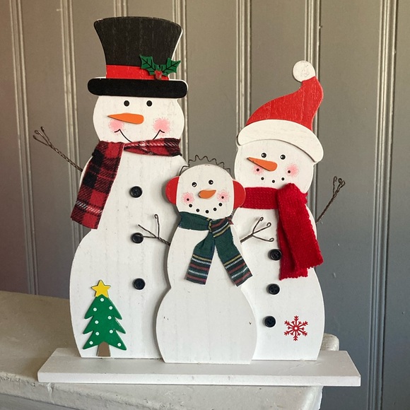 NWT- Precious Wooden Snowman ⛄️ Family Decoration Sign - Picture 1 of 17